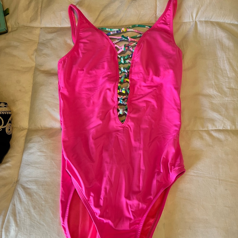 Lilly Pulitzer Isle Lattice EUC Size 4